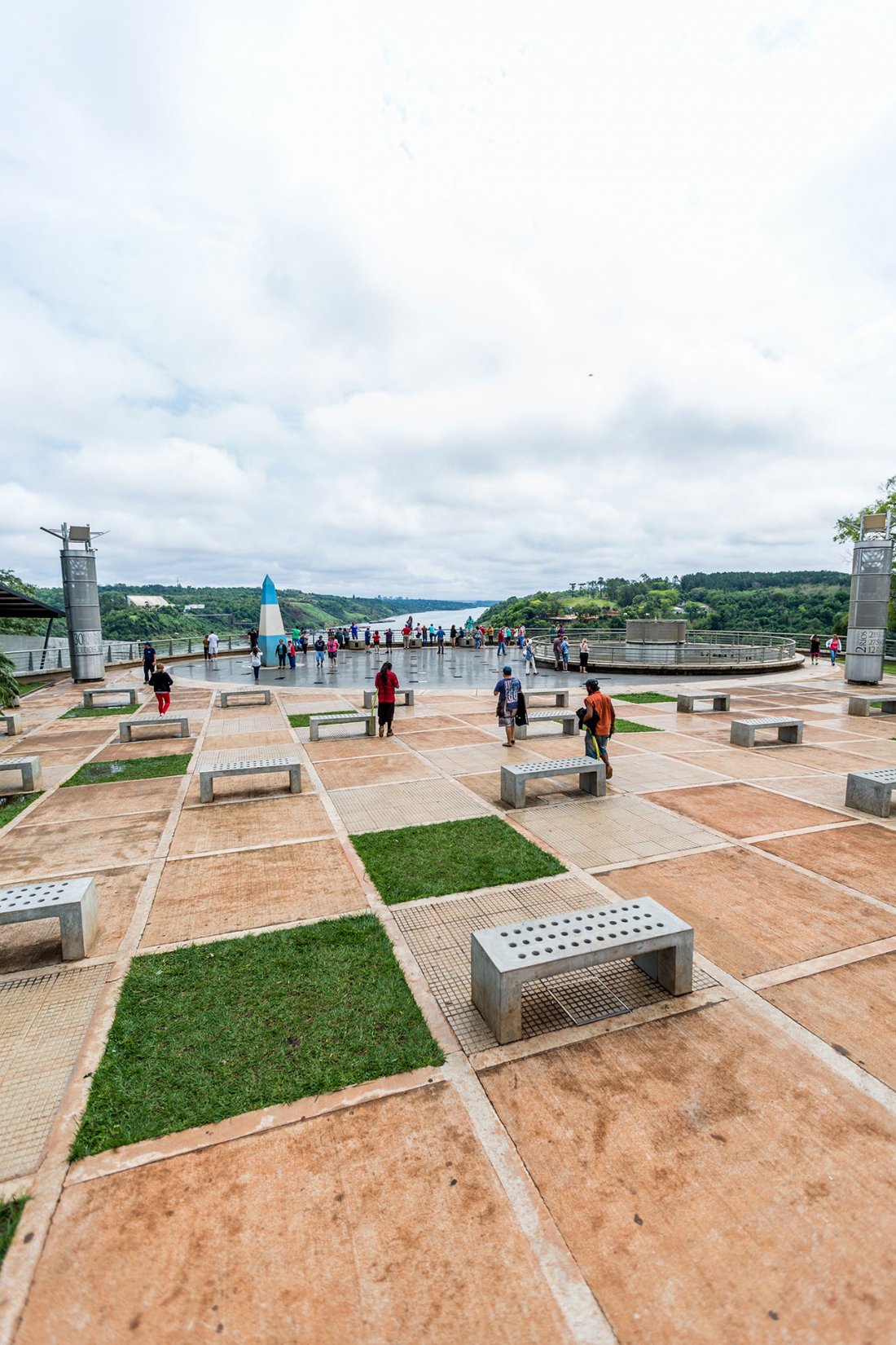 Cementos Avellaneda » Obras » Hito Tres Fronteras Puerto Iguazú » Hito Tres Fronteras Puerto Iguazú