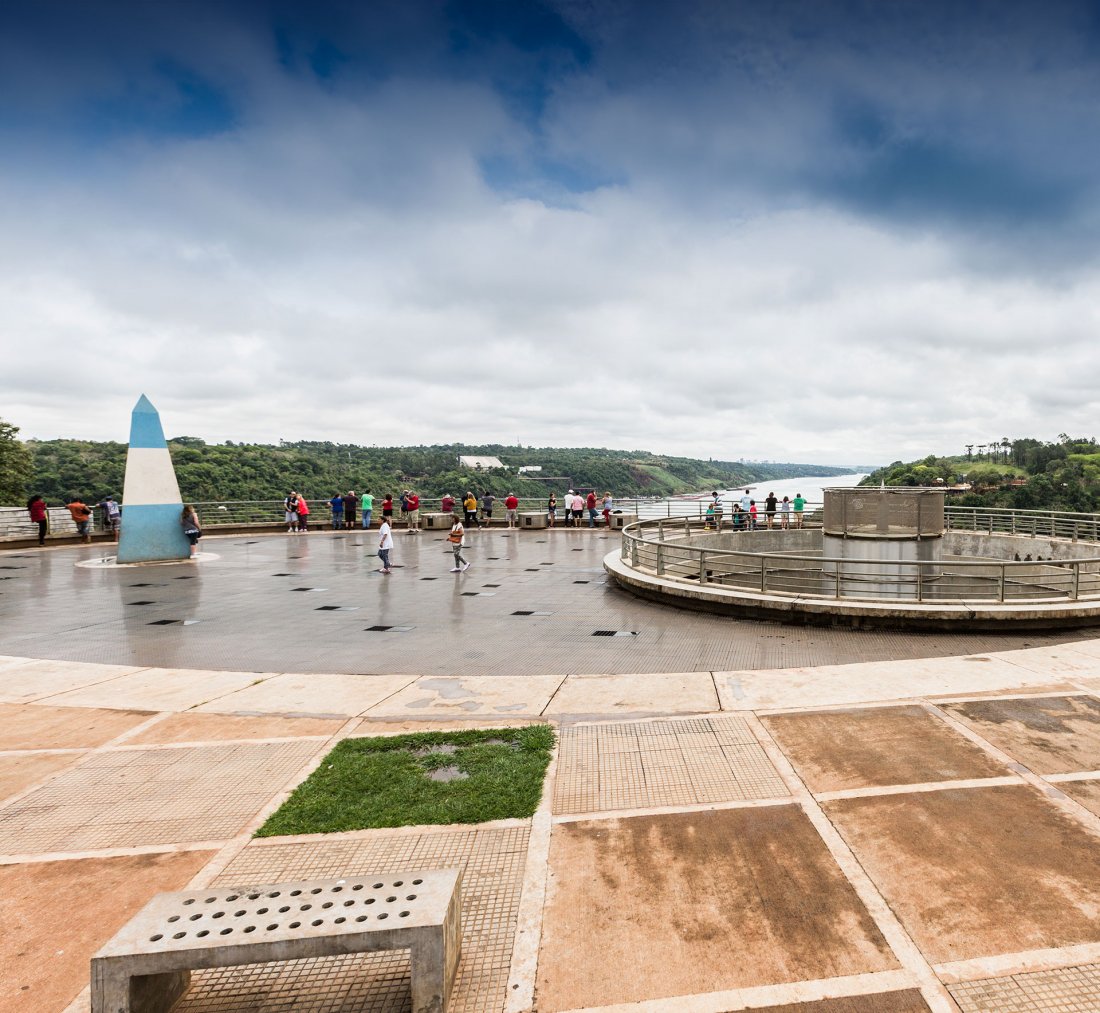 Cementos Avellaneda » Obras » Hito Tres Fronteras Puerto Iguazú » Hito Tres Fronteras Puerto Iguazú